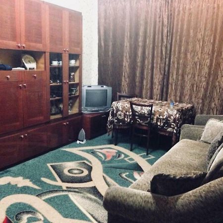 Уютная Двухкомнатная Квартира Uman Bagian luar foto